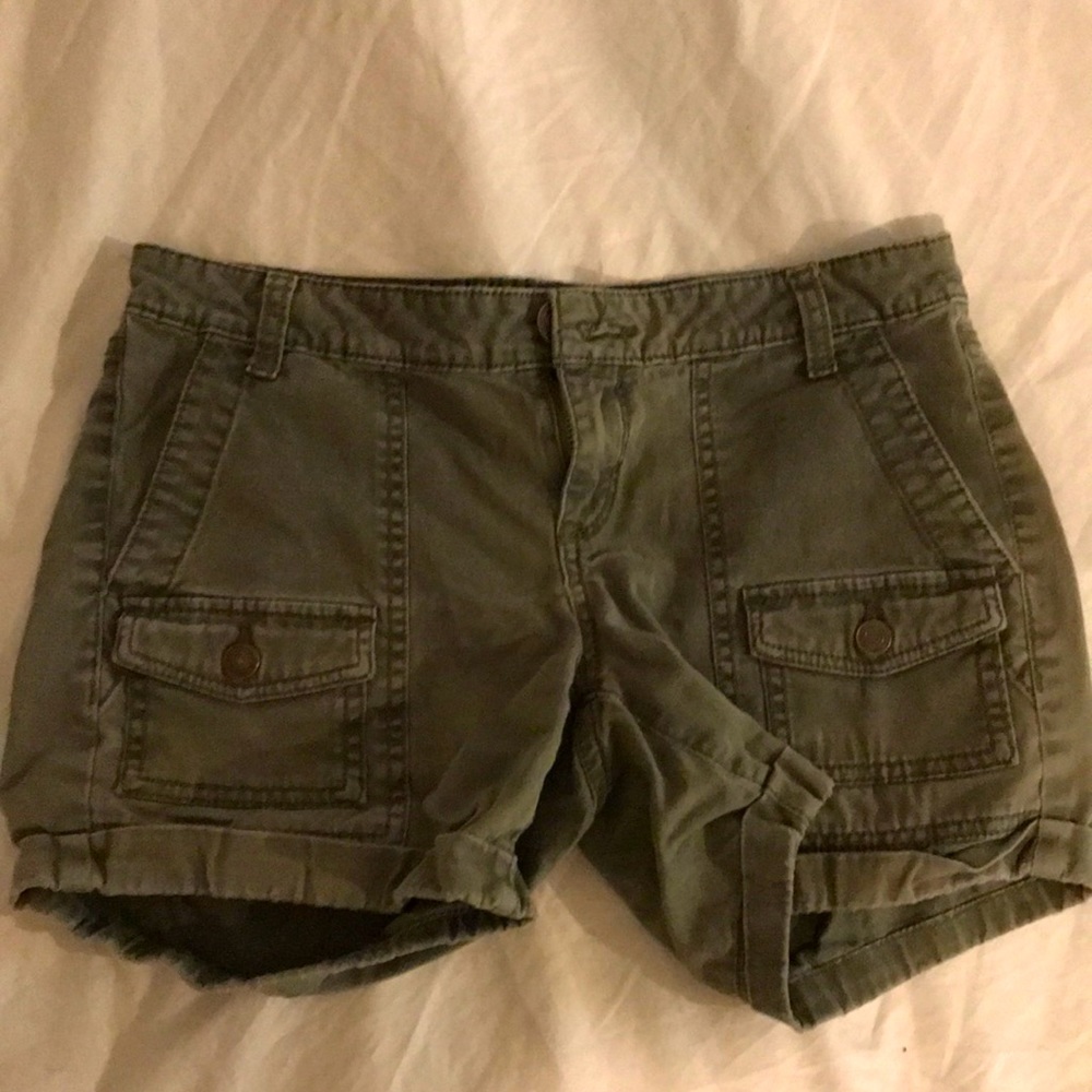 Size 3 kids navy green shorts, never worn